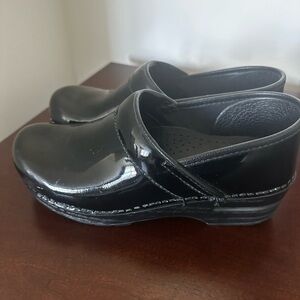 Black patent Dansko shoes